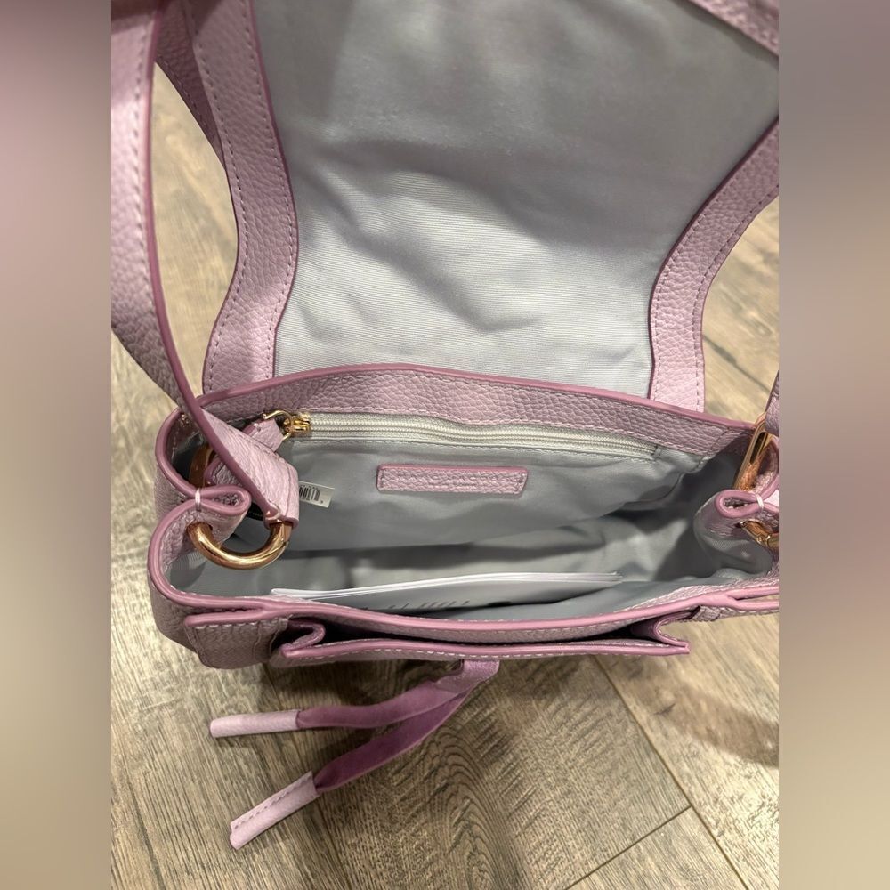 THE MARC JACOBS Maverick MiniāLeather Shoulder Bag in Lilac/Lavendar - Picture 6 of 8